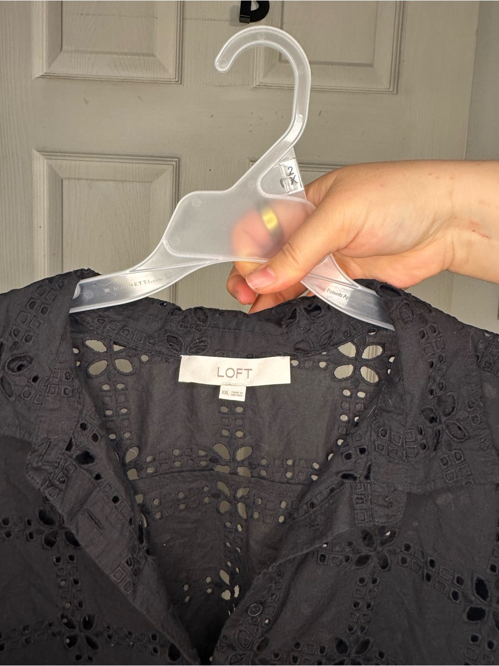 LOFT Black Eyelet Button Front Blouse Women’s XXL Long Sleeve Floral Embroidered - Picture 3 of 4